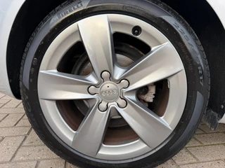Audi A3 Sportback 1.8 TFSI Attraction Advance / CarPlay / Cruise / Xenon Led / 90.000 km !! / 17