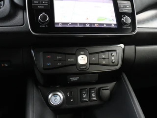 Nissan Leaf N-Connecta 40 kWh / 25