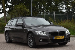 BMW 3 Serie Touring 320i xDrive High Executive M 184 pk  | Vol | HUD | Elekt.haak | Keyless | Open dak | Camera | LED/Xenon | LM-Velgen 19" / 27