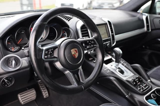 Porsche Cayenne 3.6 GTS|Panoramadak|Bose|Sportchrono|Navi|Camera|Stoelverwarming Voor/Achter|Verwarmd Stuurwiel|Elek. Stoelen|LED| / 6
