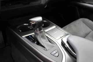 Lexus UX 250h Business Line Pro / 28