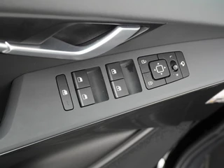 Kia Niro 1.6 GDi Hybrid DynamicLine  - Navigatie - Achteruitrijcamera - Apple & Android Carplay - Climate Control - -Fabrieksgarantie tot 04-2032 / 22