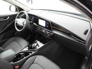 Kia Niro 1.6 GDi Hybrid DynamicLine  - Demo - Adaptieve cruise control - Navigatie - Keyless entry - Apple Carplay/Android Auto - Achteruitrijcamera - Parkeersensoren voor en achter - Fabrieksgarantie t/m 2033 / 37