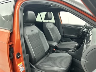 Volkswagen T-Roc 1.5 TSI R Line | Schuifdak | Camera | Navi | Virtual Dash | Stoelverw. | Adaptive Cruise / 13