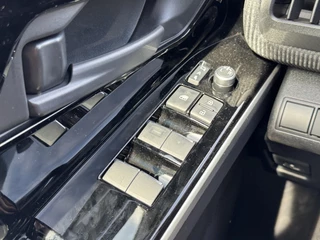 Toyota bZ4X DYNAMIC 71KWH BI-TONE PANO-DAK STOEL/STUURVERW BLIND-SPOT 360° CAMERA EL-ACHTERKLEP WARMTEPOMP / 21