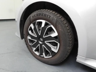 Toyota Yaris 1.5 Hybrid 115 Active NAVI-APP/CAMERA/CLIMA/BLEUTOOTH! / 28