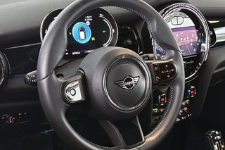 MINI Electric Camden Go Edition 33 kWh SOH 97% Apple CarPlay Achteruitrijcamera Sportstoelen Stoelverwarming / 13