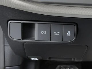 Kia EV4 Fastback GT-PlusLine 81.4 kWh  FULL OPTIONS - *DEMO* - Head-up Display - 360 Camera - Stoelverwarming/ventilatie - Glazen Schuif-/kanteldak - Elektrisch verstelbare voorstoelen - Dodehoekcamera - Fabrieksgarantie tot 2032 Direct leverbaar! / 23