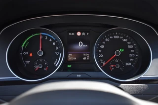 Volkswagen Passat 1.4 TSI PHEV GTE ADAP. CRUISE / P.CAM. / 100% DEALER ONDH. / 25