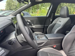 Jeep Compass First Edition 74 kWh | Premium Pack | Convenience Pack| Pano | 20"LMW | Uit VOORRAAD leverbaar | 6+2 jaar Garantie / 13