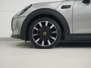 MINI Electric 33 kWh Panoramadak | Harman Kardon | Leder / 35