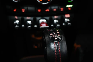 MINI 5-Deurs 2.0 Cooper S Chili Serious Business | PANORAMADAK | HEAD UP | LEDER | STOELVERWARMING | CLIMA / 38