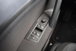 Volkswagen Tiguan 1.5 TSI Life Business|Panorama|ACC|Digital display| / 23