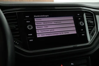 Volkswagen T-Roc 1.5 TSI 150pk DSG Sport Trekhaak Virtual cockpit Adaptive cruise Stoelverwaming PDC / 28
