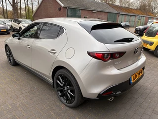 Mazda 3 2.5 e-SkyActiv-G M Hybrid HOMURA 140PK! AUTOMAAT/ / 8