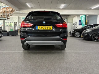 BMW X1 SDrive18i Executive/ NL auto/ Automaat/ Parkeersensoren / 5