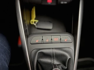 KIA Stonic 1.0 T-GDi MHEV 100pk GT-Line | Stoelverwarming | Stoelverwarming / 17