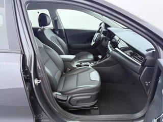 Kia Niro 1.6 GDi Hybrid DynamicPlusLine  - Stoel / Stuurwielverwarming - Climate Control - ACC - Trekhaak - Achteruitrijcamera - Fabrieksgarantie tot 02-2028 / 41
