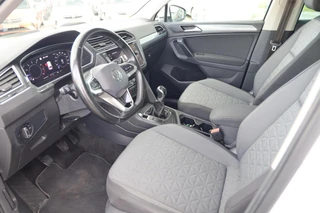 Volkswagen Tiguan 1.5 TSI Life Business|Panorama|ACC|Digital display| / 6
