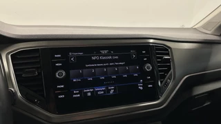 Volkswagen T-Roc 1.0 TSI Style Business CARPLAY NAVI ADAPTIEF CRUISE. / 35