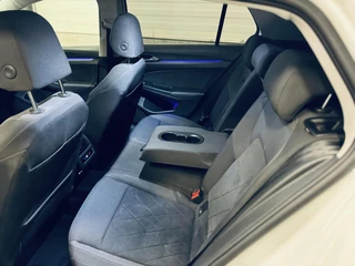 Volkswagen Golf 1.4 TSI eHybrid Navi/ CarPlay/ Stoelmassage / 21