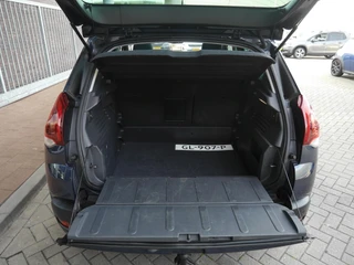 Peugeot 3008 1.2 PureTech Style | Trekhaak | Panoramadak | Lichtmetalen velgen | Achteruitrijcamera | Climate control | Cruise control | Navigatie | Regensensor / 13