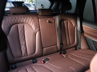 BMW X5 xDrive50e | M SPORT | LEDER | MEMORY | 360° CAMERA | H&K | CRUISE | NAVI | STOELVERW. | SOH 96.5% | / 16
