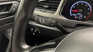 Volkswagen T-Roc 1.0 TSI Style Business PANO LM TREKHAAK DAB CRUISE. / 29