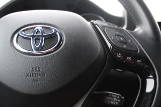 Toyota C-HR 1.8 HYBRID DYNAMIC ALL-SEASON BANDEN STOELVERW. DODEHOEKDETECTIE KEYLESS LED KOPLAMPEN PARK.SENSOREN V+A / 12