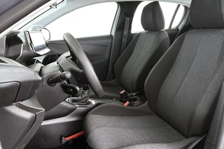 Peugeot 208 1.2 PureTech 75 Style / 17