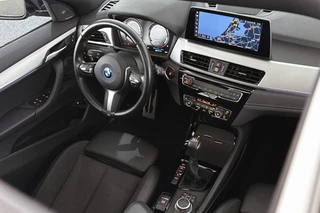 BMW X2 xDrive25e M Sport Panoramadak Head-Up Harman Kardon Elektrische Stoelen / 41