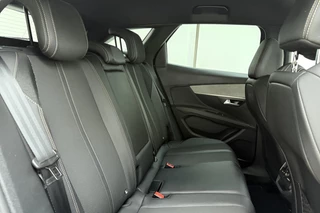 Peugeot 3008 1.2T 130pk GT | Achteruitrijcamera | Parkeersensoren V+A | Cruise & Climate control | Navi | Apple Carplay / Android Auto / 11