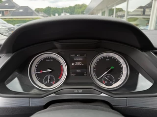 Škoda Superb COMBI 1.5 TSI ACT Business Edition - Automaat Stoelverw. Navi Camera 17inch LMV / 27