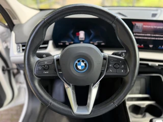 BMW iX1 xDrive30 Launch Edition 67 kWh | HUD | 360 | Keyless | BTW | LED | / 10