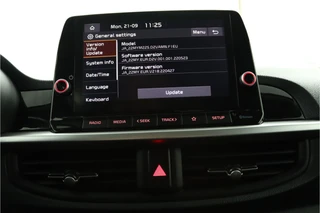 Kia Picanto 1.0 DPi DynamicLine  Navigatie - Achteruitrijcamera - Airco - Elektrische ramen - Bluetooth - Virena zekerheidspakket € 895,- / 53