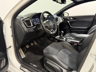 Kia ProCeed 120PK T-GDi GT-Line | Schuif/kanteldak | Stoel-en stuurwielverwarming | Elektrische achterklep | Camera | Apple CarPlay/Android Auto | Full LED | All season banden / 11