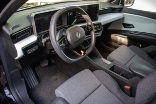 Renault 4 comfort range evolution 52 kWh | Dakrails | Privacy Glass | All Weather Banden | Camera / 23