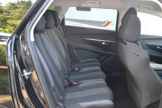 Peugeot 5008 1.2 130 PK Turbo Automaat * Camera * 18'' * 7-Zits * / 17