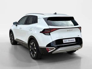 Kia Sportage 1.6 T-GDi Plug-in Hybrid AWD DynamicLine Luxury | Apple Carplay / Android Auto | Navigatiesysteem | Stoel + Stuurverwarming | Elektrisch Verstelbare Bestuurdersstoel | Licht + Regensensor | Parkeersensoren Voor + Achter | Camera Achter | Cruise Control Adaptief | Rijstrooksensor + Correctie | 19"Lichtmetalen Velgen / 8