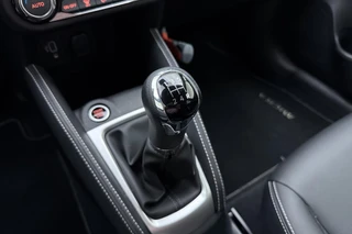 Nissan Micra 1.0 IG-T N-Sport | Navigatie | Achteruitrijcamera | Climate control | Cruise control | Keyless | Lichtmetalen velgen | Donkere hemelbekleding | Lage kilometerstand / 22
