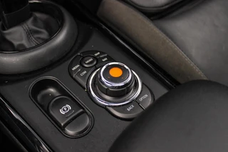 Mini Clubman 1.5 Cooper Richmond Park Edition | 1e eigenaar | Dealer onderhouden | Apple Carplay | Harman kardon | DAB | Keyless entry | Panoramadak | Sportstoelen | LED | PDC / 32