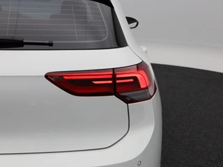 Volkswagen Golf 1.0 TSi 115 Pk Life | Adaptive cruise | Climatronic | Navigatie | CarPlay | 16 Inch | 83.232 Km !! / 15