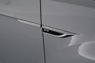 Volkswagen T-Roc 1.5 TSI 150pk DSG R-Line Sport Keyless Virtual Cockpit Navigatie / 34