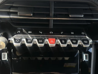 Peugeot 2008 1.2 PureTech 130PK GT | Cruise Control | Climate Control | Apple Carplay/Android Auto | Navigatie | Full LED | Parkeercamera/-sensoren | Keyless Entry/Start | Sfeerverlichting | DAB | Dealer onderhouden | / 24