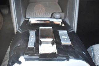 Citroën C4 130 EAT8 Shine  | Automaat | Navigatie | Airconditioning ECC | Camera achter |  Parkeersensoren voor en achter | Carplay & Android Auto | Isofix | Cruise Control | Advanced Comfortstoelen | Hydraulic Cushions | Zeer Compleet!!! / 21