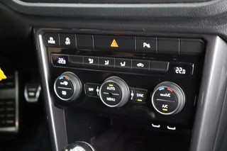 Volkswagen T-Roc 1.5 TSI 150pk R-Line Sport Camera Navigatie / 32