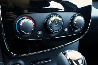 Renault Clio 1.2 Dynamique 120 PK Automaat | Trekhaak | Navigatie | Airco | Parkeersensoren | 16" LM / 33