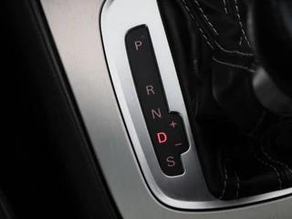 Audi Q3 1.4 TFSi 150 Pk Automaat S-Line | Trekhaak | Half Leer | Cruise Control | Camera | Climatronic | Navigatie | 18 Inch / 30