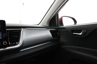 Kia Stonic 1.0 T-GDi MHEV DynamicPlusLine  Trekhaak! Navigatie, Climate, / 35
