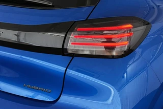 Peugeot 208 1.2 Hybrid 110 e-DCS6 Allure Navigatie Achteruitrijcamera Apple CarPlay / 19